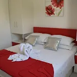 Zorana Hostel *