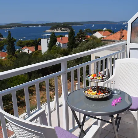 Zorana * Hvar Town