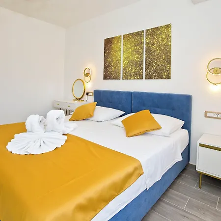 Zorana Hostel *