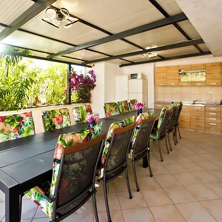 Zorana Hostel