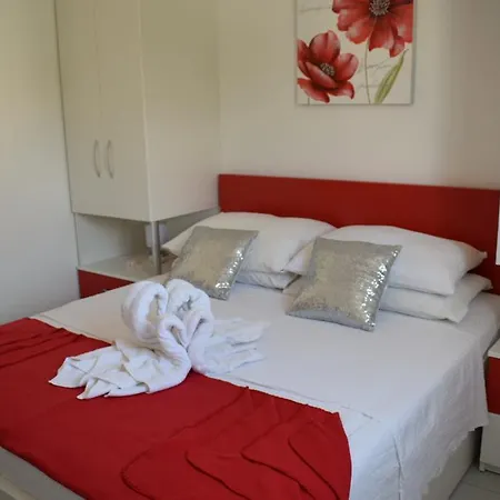 Zorana Hostel *