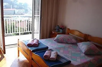 אכסניה Zorana חוואר