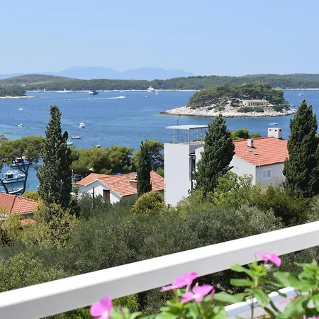 Zorana Hostel Hvar Town